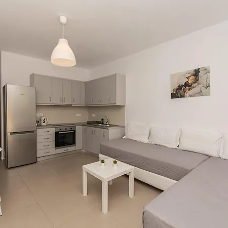 Lofos Aparthotel 3*