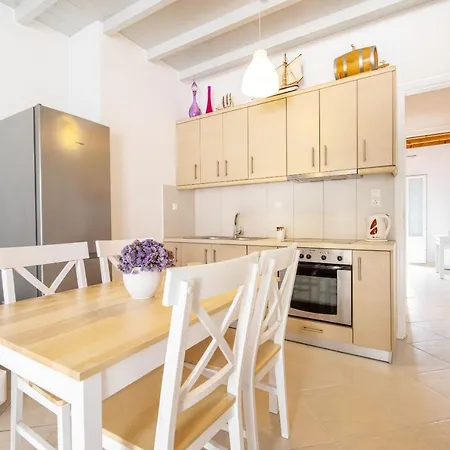 Lofos Aparthotel